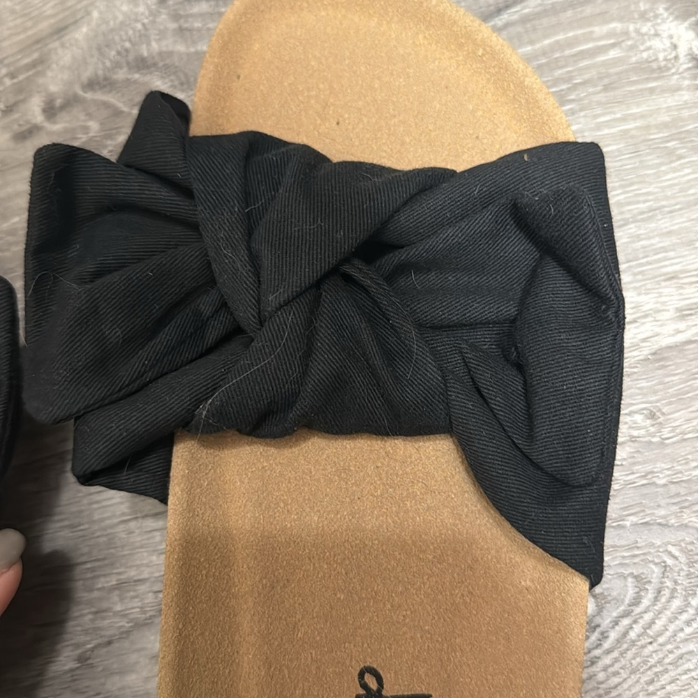 Sandals - Picture 3 of 4
